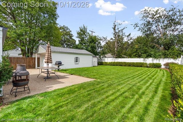 22587 Kipling Street, Saint Clair Shores, MI 48080