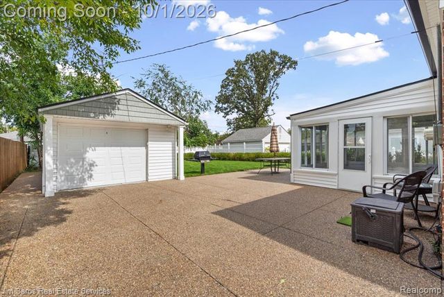 22587 Kipling Street, Saint Clair Shores, MI 48080