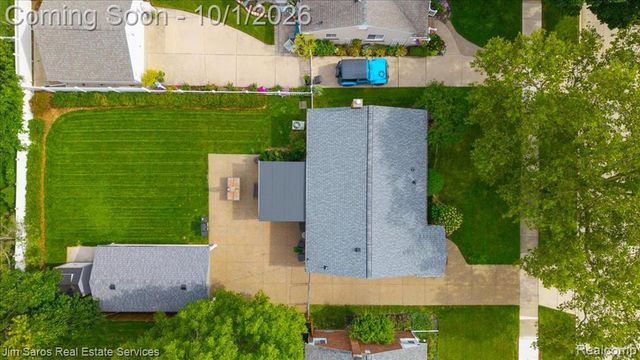 22587 Kipling Street, Saint Clair Shores, MI 48080