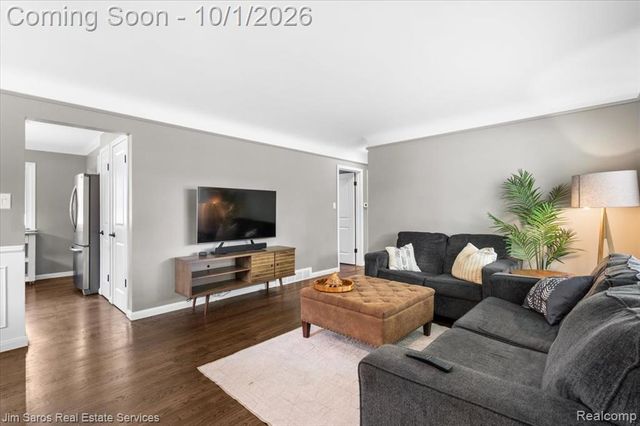 22587 Kipling Street, Saint Clair Shores, MI 48080