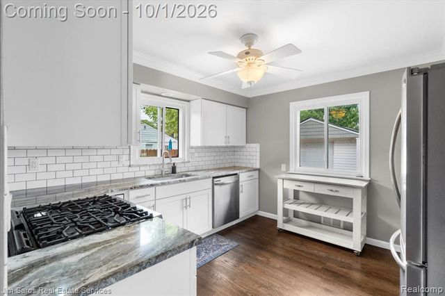 22587 Kipling Street, Saint Clair Shores, MI 48080