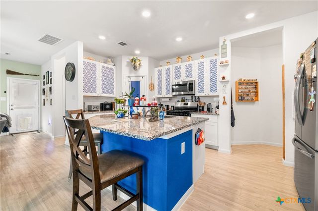 9058 Bowie Ridge, Seguin, TX 78155