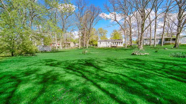 157 Spectacle Drive, Valparaiso, IN 46383