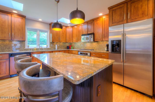 4513 Wolfspring Dr, Louisville, KY 40241