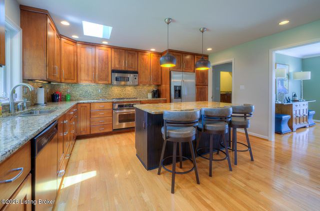 4513 Wolfspring Dr, Louisville, KY 40241