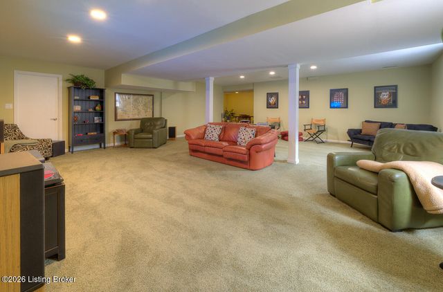 4513 Wolfspring Dr, Louisville, KY 40241