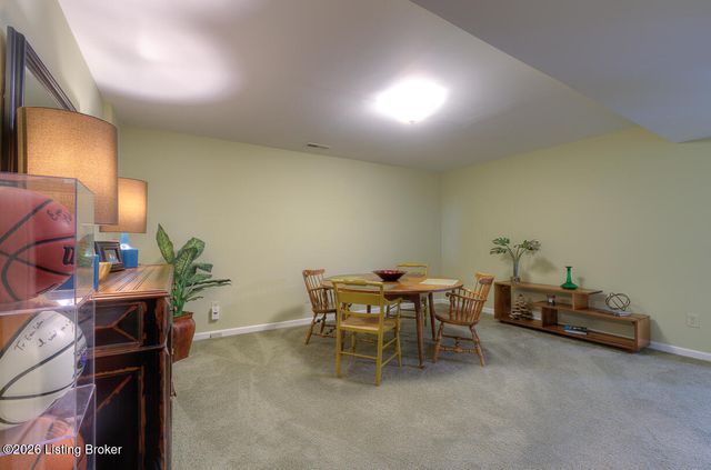 4513 Wolfspring Dr, Louisville, KY 40241