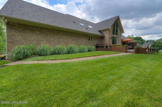 4513 Wolfspring Dr, Louisville, KY 40241