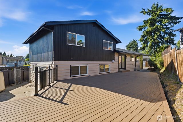 1813 S 244th Place, Des Moines, WA 98198