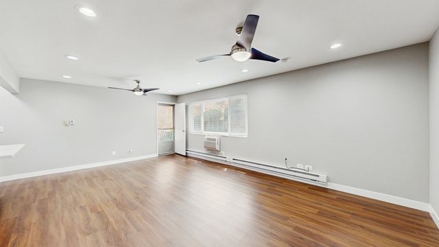 1436 W Farwell Avenue 2D, Chicago, IL 60626