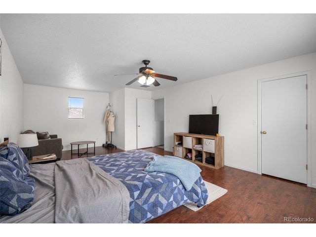 10696 Butte Dr, Longmont, CO 80504