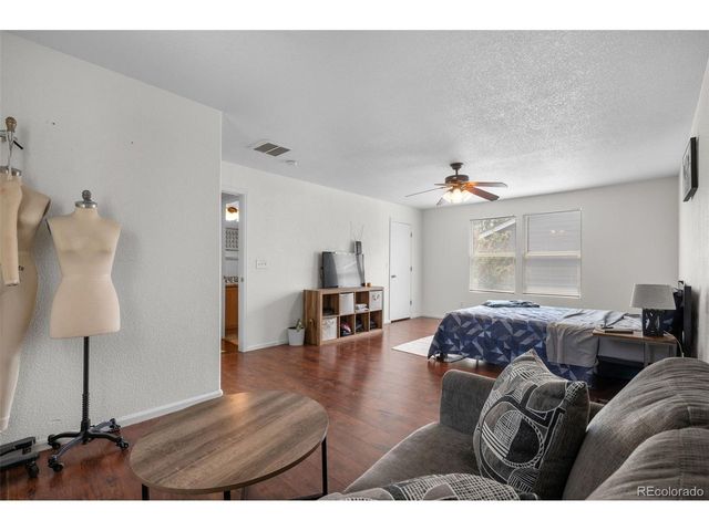 10696 Butte Dr, Longmont, CO 80504