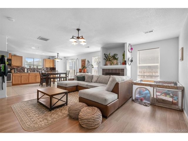 10696 Butte Dr, Longmont, CO 80504