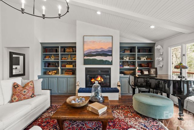 171 Old Hillside Lane, Flat Rock, NC 28731