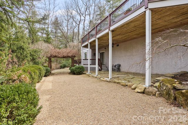 171 Old Hillside Lane, Flat Rock, NC 28731