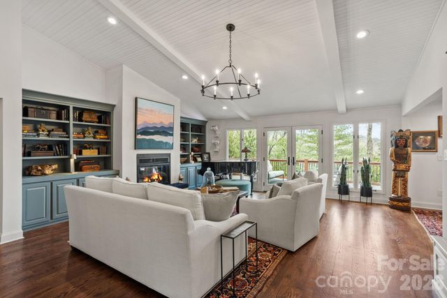 171 Old Hillside Lane, Flat Rock, NC 28731