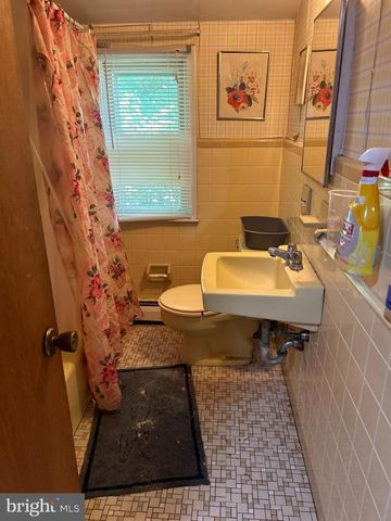 185 BERKLEY AVE, Lansdowne, PA 19050