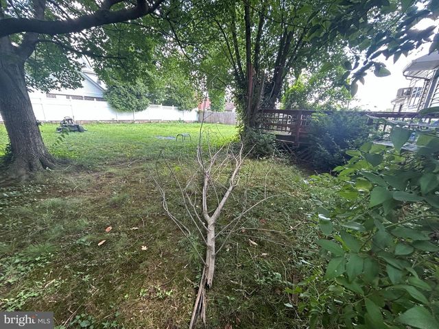 185 BERKLEY AVE, Lansdowne, PA 19050