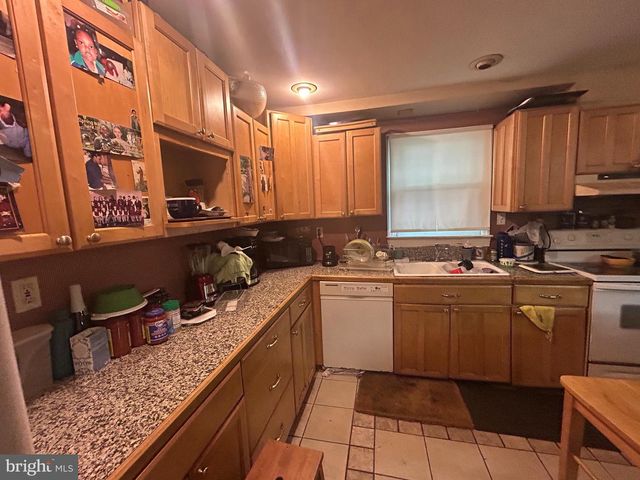 185 BERKLEY AVE, Lansdowne, PA 19050