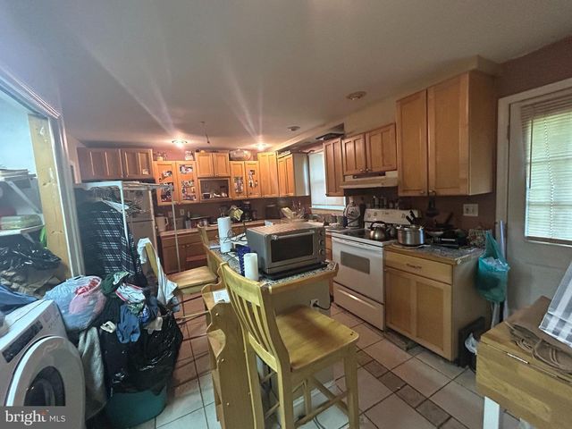 185 BERKLEY AVE, Lansdowne, PA 19050
