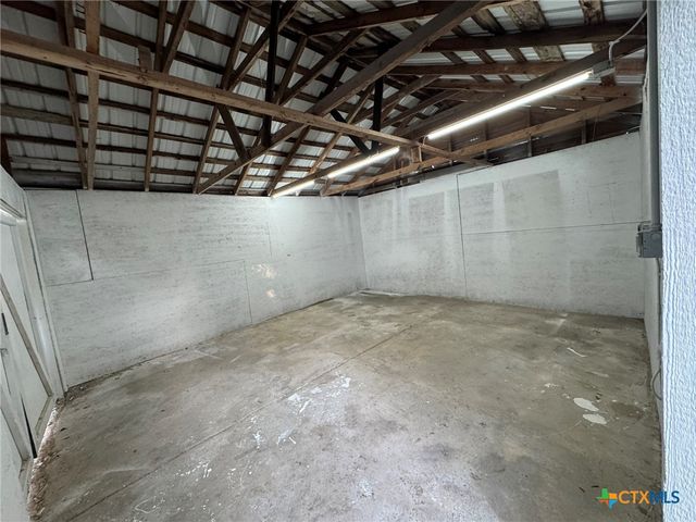 621 E Gonzales Street, Seguin, TX 78155