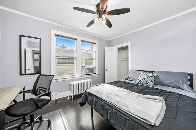6029 N AUSTIN Avenue, Chicago, IL 60646