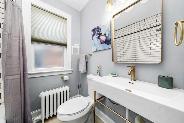 6029 N AUSTIN Avenue, Chicago, IL 60646