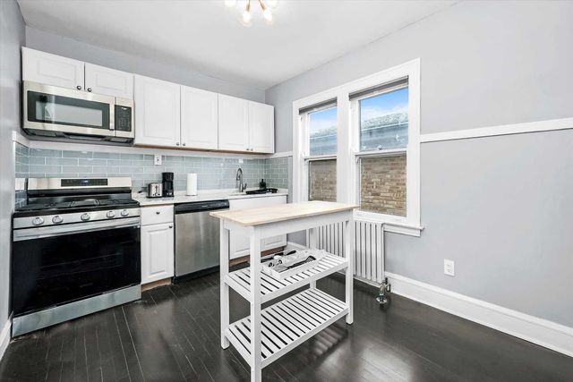 6029 N AUSTIN Avenue, Chicago, IL 60646