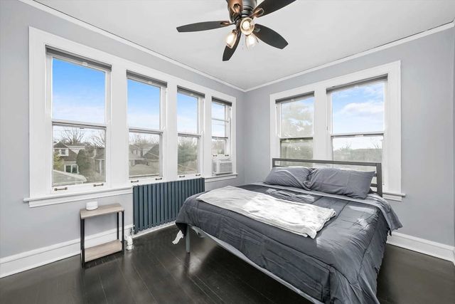 6029 N AUSTIN Avenue, Chicago, IL 60646