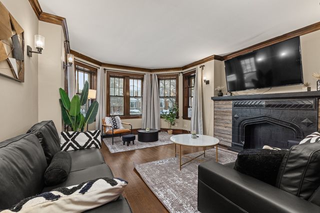 6029 N AUSTIN Avenue, Chicago, IL 60646