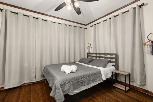 6029 N AUSTIN Avenue, Chicago, IL 60646