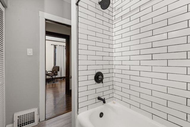6029 N AUSTIN Avenue, Chicago, IL 60646