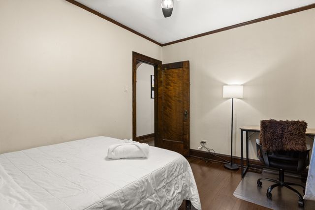 6029 N AUSTIN Avenue, Chicago, IL 60646