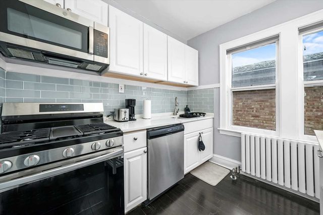 6029 N AUSTIN Avenue, Chicago, IL 60646
