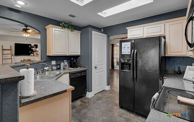 37 Bluebonnet Loop, Morgans Point Resort, TX 76513