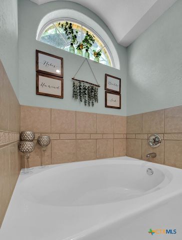 37 Bluebonnet Loop, Morgans Point Resort, TX 76513