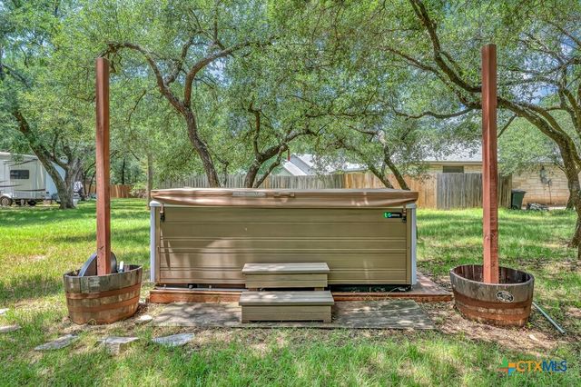37 Bluebonnet Loop, Morgans Point Resort, TX 76513