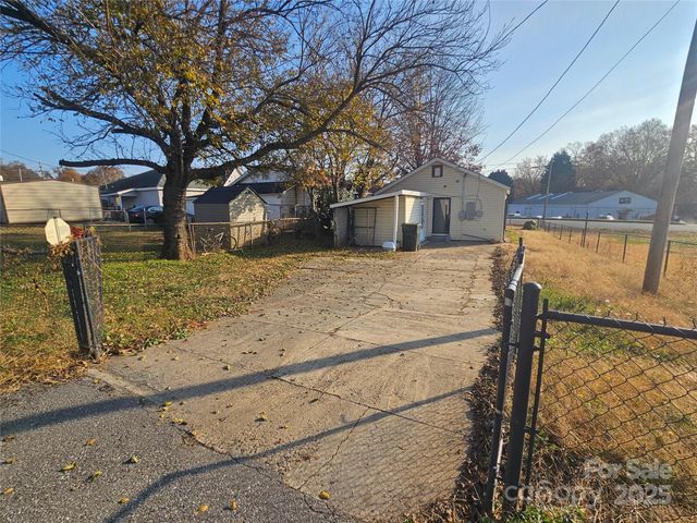 705 Cleveland Avenue, Kings Mountain, NC 28086