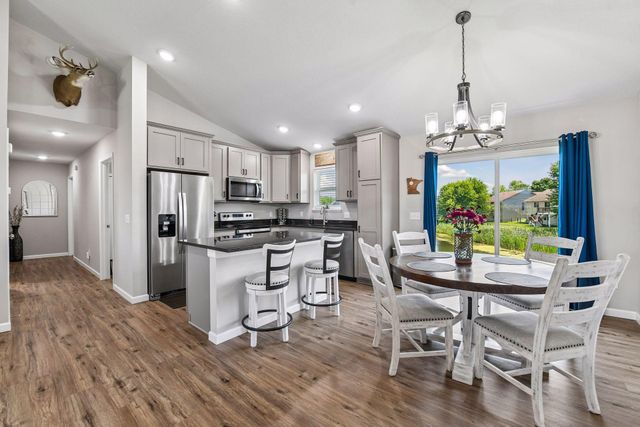 2131 River Bend Trail, Mayer, MN 55360