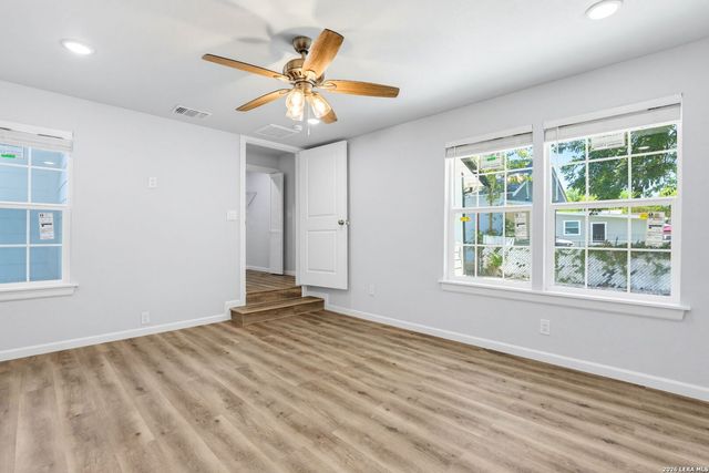 1326 W WINNIPEG AVE, San Antonio, TX 78225