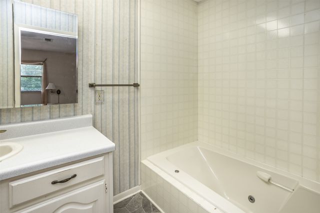 154 Parkview, Gainesville, TX 76240