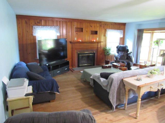 228 Palmer Rd, Monson, MA 01057