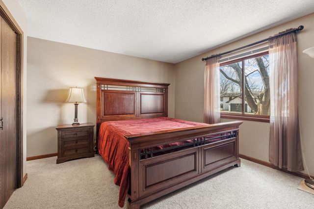 16988 Weaver Lake Drive, Maple Grove, MN 55311