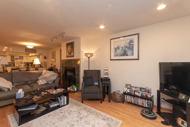 1644 W Augusta Boulevard House, Chicago, IL 60622