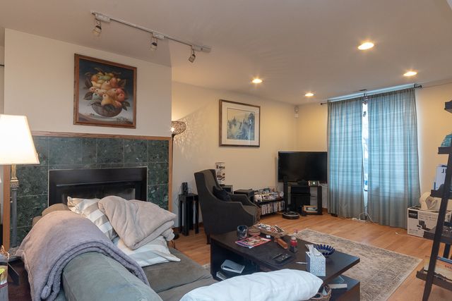 1644 W Augusta Boulevard House, Chicago, IL 60622