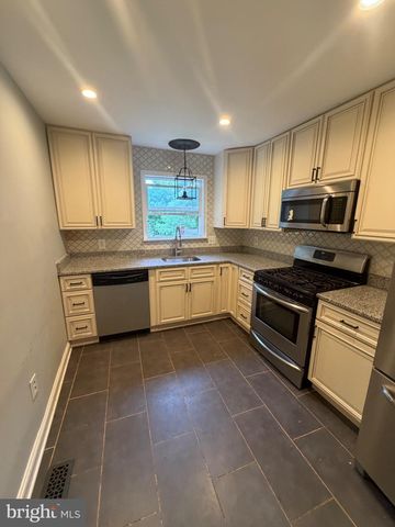 5705 SAILSTONE LN, Woodbridge, VA 22193