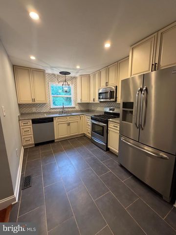 5705 SAILSTONE LN, Woodbridge, VA 22193
