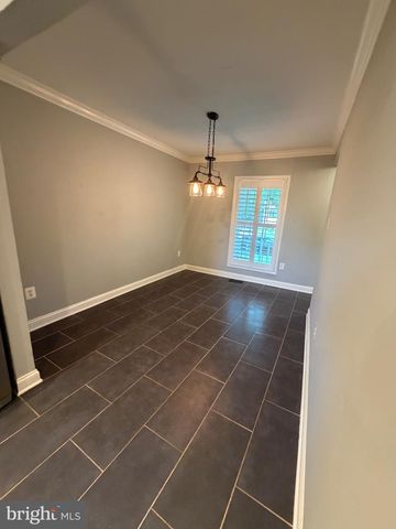 5705 SAILSTONE LN, Woodbridge, VA 22193
