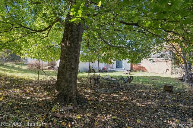 1149 Parallel Street, Fenton, MI 48430