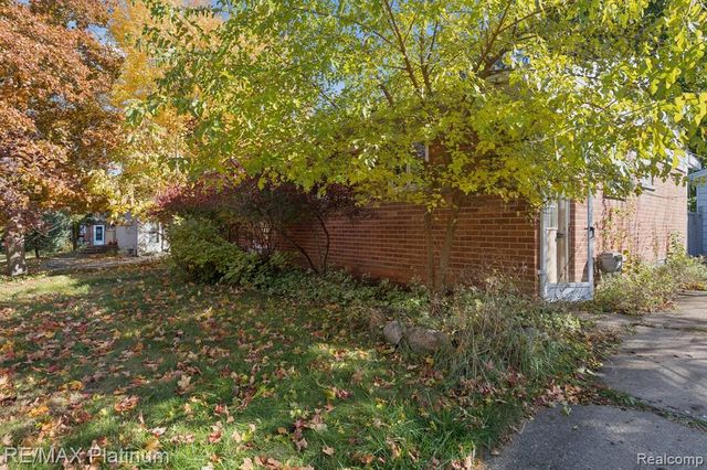 1149 Parallel Street, Fenton, MI 48430